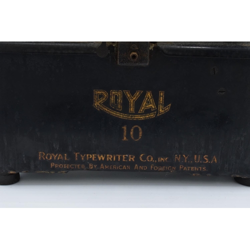 274 - A Royal Typewriter Co of New York USA 'Royal 10'. Sold as a decorative item. In need of attention. M... 