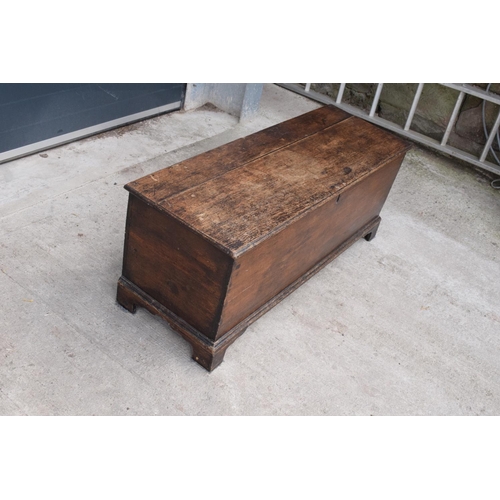 299 - An early 19th century oak chest/ blanket box with a lift up lid. 121 x 44 x 47cm. In good condition ... 