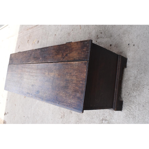 299 - An early 19th century oak chest/ blanket box with a lift up lid. 121 x 44 x 47cm. In good condition ... 