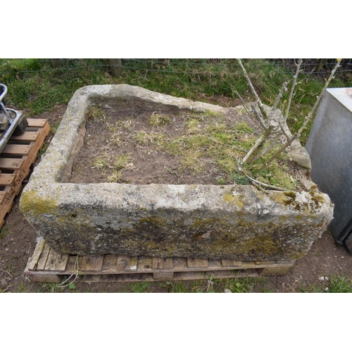 318 - A 19th century sandstone trough / planter. max dimensions are approximately 114 x 79 x 43cm. There i... 