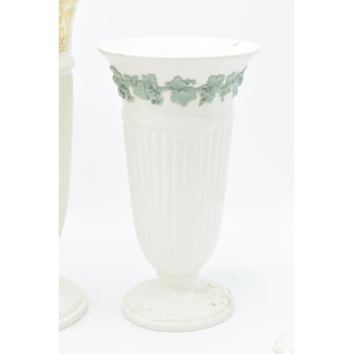 75 - A mixed collection of Wedgwood to include Queensware and Cream ware such as vases, bowls, trinkets e... 