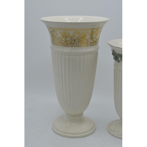 75 - A mixed collection of Wedgwood to include Queensware and Cream ware such as vases, bowls, trinkets e... 