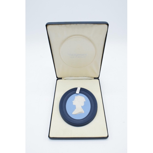 78 - Wedgwood tri-colour oval plaque to commemorate the Silver Jubilee of Her Majesty Queen Elizabeth II.... 