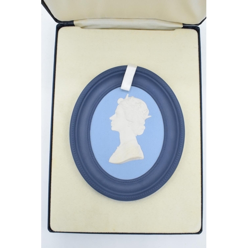 78 - Wedgwood tri-colour oval plaque to commemorate the Silver Jubilee of Her Majesty Queen Elizabeth II.... 