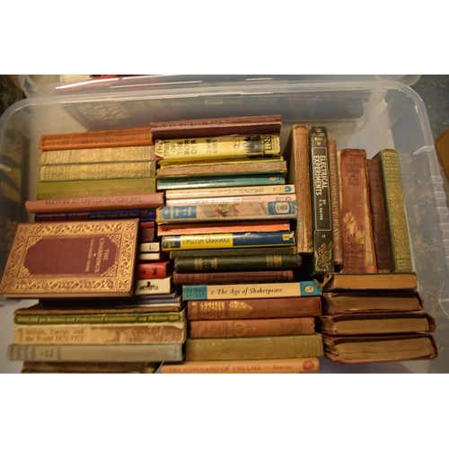 186 - A large collection of books to include Beatrix Potter, Pelican etc (80+)