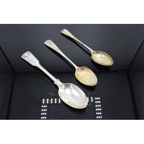 239 - A collection of silver tea spoons to include Birmingham 1909, London 1902 and a Georgian example. 59... 