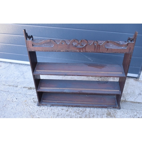 346 - Edwardian wooden wall shelf/ plate rack. In good condition with wear and tear as expected. 76 x 15 x... 