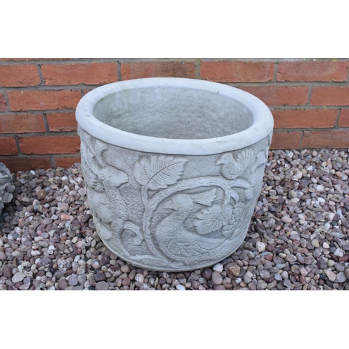 317 - Reconstituted stone small rose planter. 

Made in England, these items are frost and weather proof. ... 