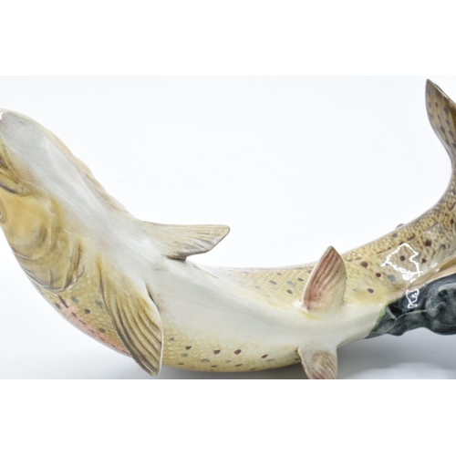 158 - Beswick model of a Trout 1032 together with a Goebel Nuthatch CV84 (2). Both are in good condition b... 