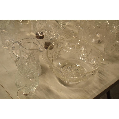 192B - A large collection of crystal, cut glass and pressed glass to include various makes such as Dartingt... 