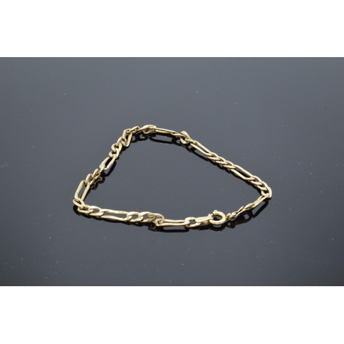 204 - 9ct hallmarked gold link bracelet, 19cm in length. 1.9 grams