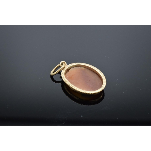 208 - A 9ct gold pendant set with a cameo, gross weight 1.6 grams. Full Hallmarks.