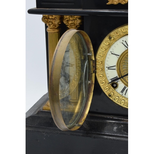 263 - A 19th century mantle clock with gilded pillars with an Ansonia Clock Co movement New York USA. Unte... 