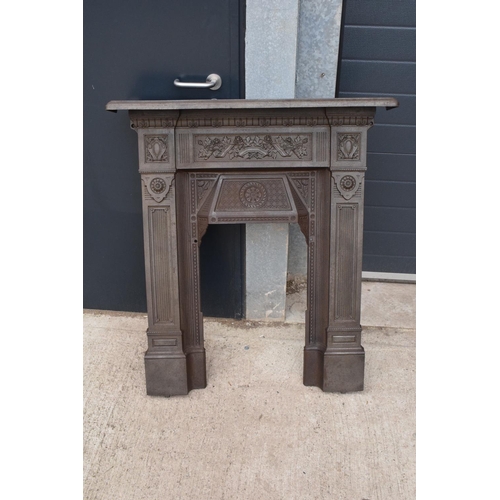 325 - Victorian cast iron fireplace (cleaned up and shotblasted). 91 x 16 x 103cm