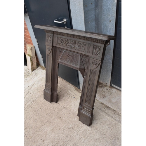 325 - Victorian cast iron fireplace (cleaned up and shotblasted). 91 x 16 x 103cm