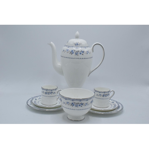 50 - A large collection of Wedgwood tea ware in the Gardenia R4628 pattern to include a coffee pot, 6 x 6... 
