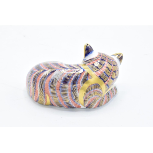 87 - Royal Crown Derby paperweight in the form of a sleeping kitten. In good condition with no obvious da... 