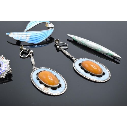 220I - A collection of silver and enamelled jewellery to include a blue wings brooch Norway Sterling 925, a... 