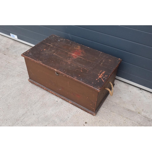 351 - An early 20th century painted pine chest / tool chest with rope handles. 86cm long. In good function... 