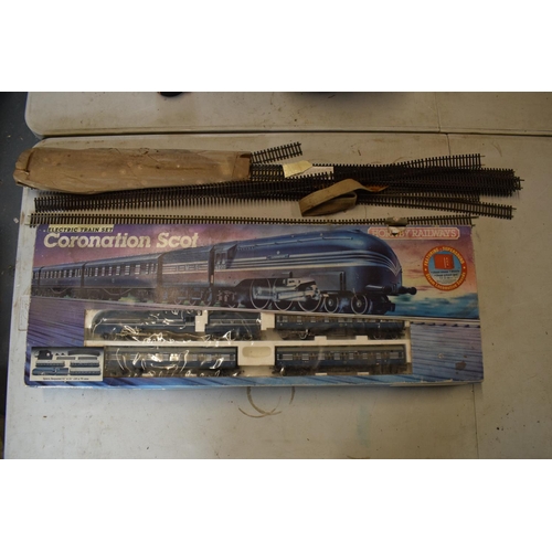 229 - A boxed Hornby Coronation Scot electric train set R.386 together with Hornby metre length and simila... 