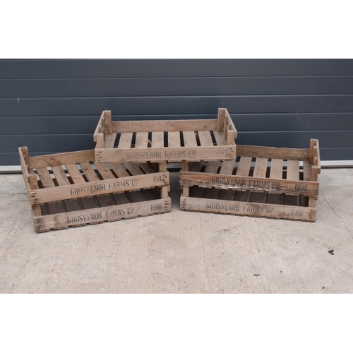 231 - A collection of 5 vintage wooden potato trays / crates from Grosvenor Farms Ltd. 76 x 53 x 17cm. Gen... 