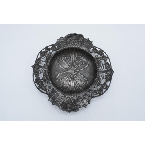 256 - An Art Nouveau WMF pewter dish raised on 4 ball feet stamped 'WMF'. 26cm long .In good condition wit... 