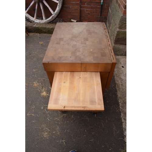 289 - A modern 20th century mounted butcher's block on wheels with a drawer. 70 x 52 x 85cm. In good funct... 