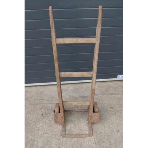 320 - A vintage 20th century Slingsbury Sliding Wheel sack truck 126cm tall. In good condition though ther... 