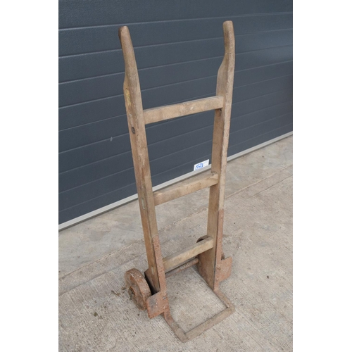 320 - A vintage 20th century Slingsbury Sliding Wheel sack truck 126cm tall. In good condition though ther... 