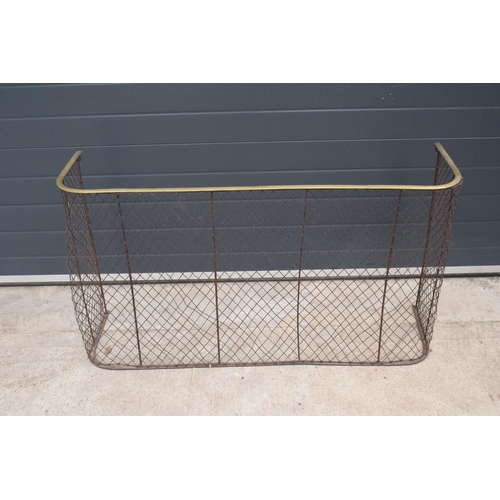 322 - A late 19th/ early 20th century brass and wire tall fire guard /nursery guard. 129 x 38 x 70cm. Ther... 