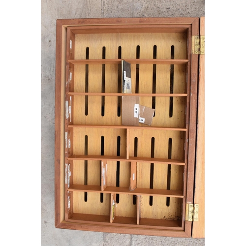 357 - An early to mid 20th century wooden and glass countertop cigar display case. 63 x 41 x 18cm.