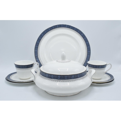 42 - A collection of Royal Doulton tea and dinner ware in the Sherbrooke design H.5009 to include 6 x 27c... 