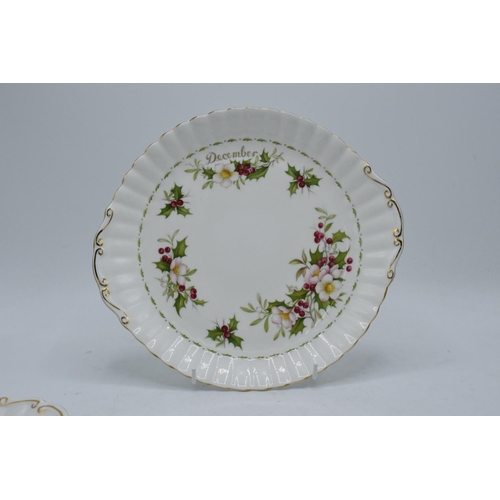 70D - A collection of Royal Albert items in the Flower of the Month Series to include 6 x cake plates with... 