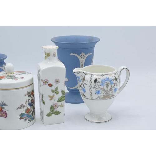 85 - A collection of Wedgwood to include blue Jasperware, a Wild Strawberry vase, Kutani Crane pot and a ... 