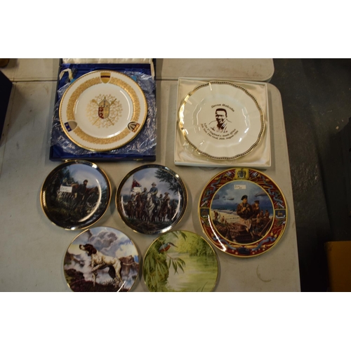 93 - A collection of plates to include a boxed Spode example with Lichfield Cathedral, Royal Crown Derby ... 