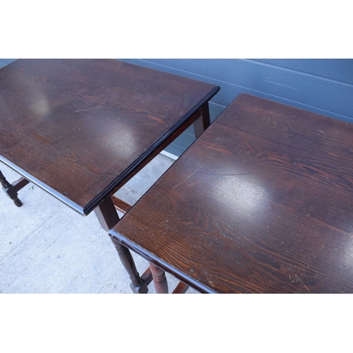 370 - A pair of late 20th century 4 seater pub tables (2). 106 x 68 x 75cm tall. In good functional condit... 