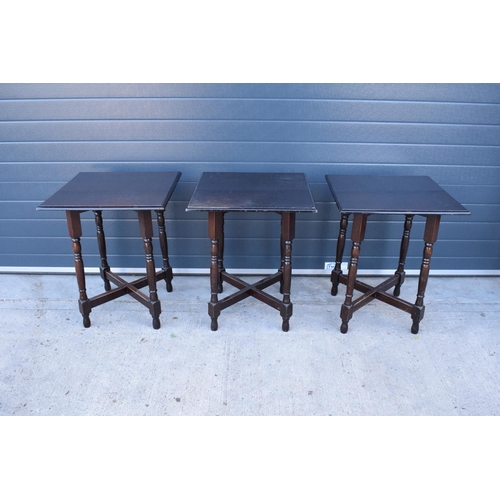 371 - A trio of late 20th century square pub tables (3). 60 x 60 x 75cm tall. In good functional condition... 