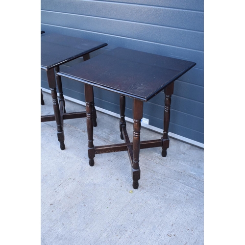 371 - A trio of late 20th century square pub tables (3). 60 x 60 x 75cm tall. In good functional condition... 