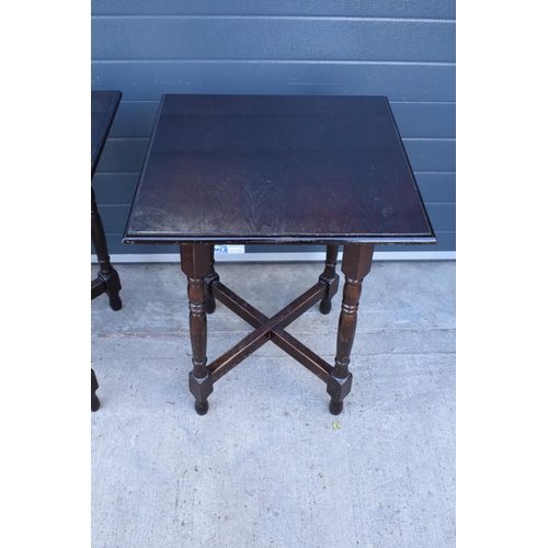 371 - A trio of late 20th century square pub tables (3). 60 x 60 x 75cm tall. In good functional condition... 