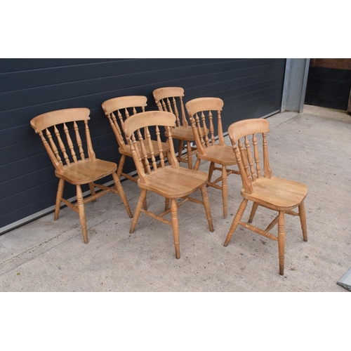 376 - A set of 6 matching antique style hardwood kitchen chairs with spindle backs (6). 84cm tall. Set 2. ... 