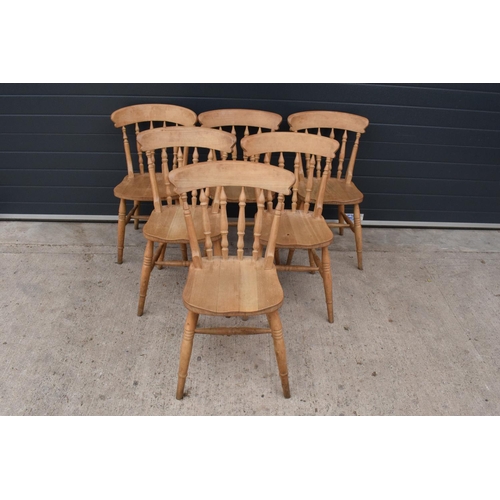 378 - A set of 6 matching antique style hardwood kitchen chairs with spindle backs (6). 83cm tall. Set 4. ... 