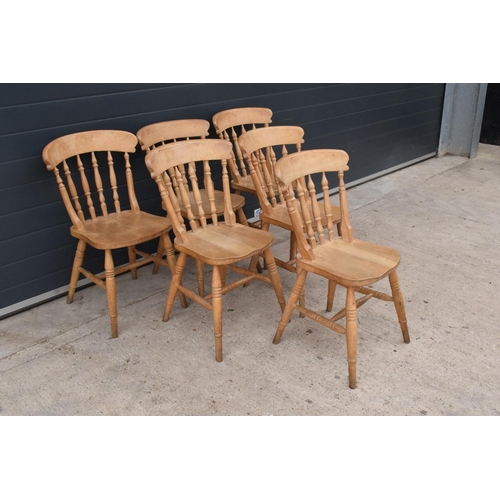 378 - A set of 6 matching antique style hardwood kitchen chairs with spindle backs (6). 83cm tall. Set 4. ... 