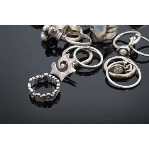 215O - A large quantity of silver & silver coloured metal jewellery, mostly .925, and comprising rings, bra... 