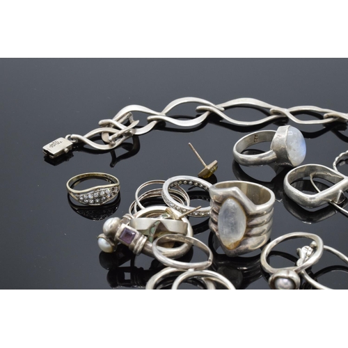 215O - A large quantity of silver & silver coloured metal jewellery, mostly .925, and comprising rings, bra... 