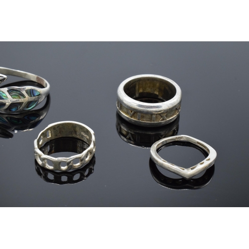 305 - A collection of silver 925 rings to consist of various sizes and designs, some are set with semi-pre... 