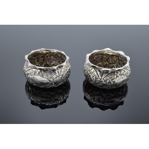 313 - A pair of silver salts (Birmingham 1895 John Millward Banks) 20.0 grams. In good condition with no o... 