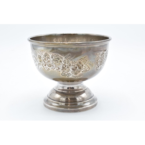 336 - A silver footed bowl with floral decoration. Hallmarked for Birmingham 1972. 178.4 grams. 12.5cm dia... 