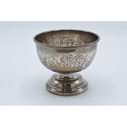 336 - A silver footed bowl with floral decoration. Hallmarked for Birmingham 1972. 178.4 grams. 12.5cm dia... 