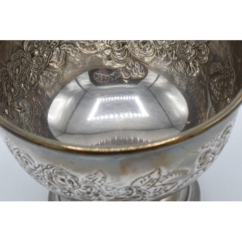 336 - A silver footed bowl with floral decoration. Hallmarked for Birmingham 1972. 178.4 grams. 12.5cm dia... 