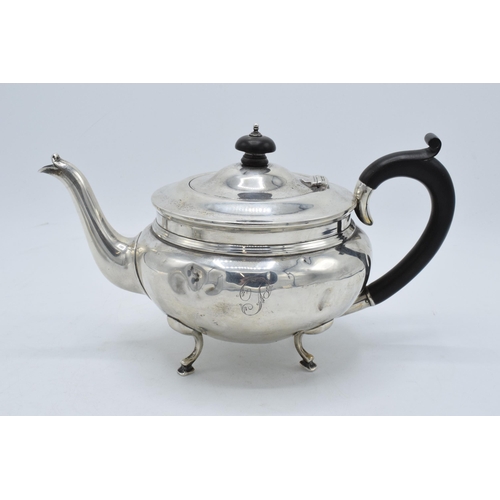 352 - Silver 3-piece tea set to consist of the teapot, milk and sugar bowl (3). Hallmarked for Birmingham ... 